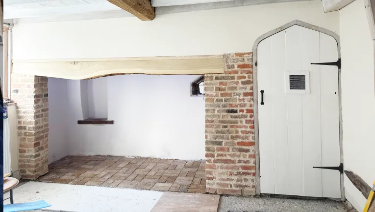 By utilising lightweight aggregate, the system delivered both practical installation benefits and compatibility with historic building fabric.