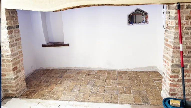 By utilising lightweight aggregate, the system delivered both practical installation benefits and compatibility with historic building fabric.