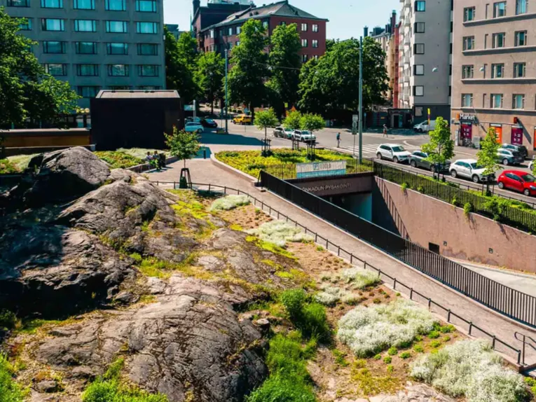 REIMAGINING URBAN GREENSPACE OVER PARKING STRUCTURES