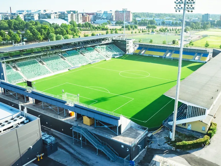 EFFICIENT RENOVATION OF A HISTORIC FOOTBALL STADIUM