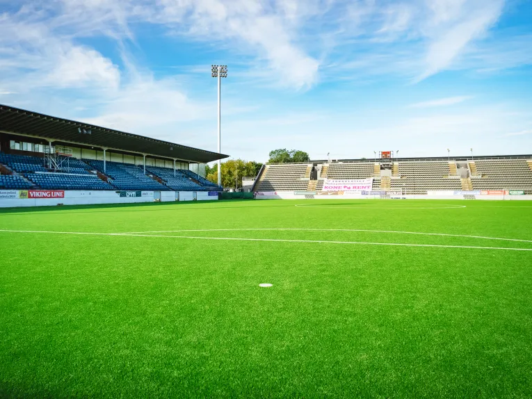 EFFICIENT RENOVATION OF A HISTORIC FOOTBALL STADIUM