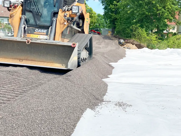 Stabilisation with expanded clay on the B 432 in Ahrensbök