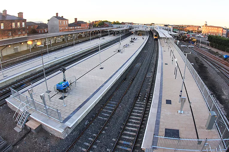 Rail lightweight fill
