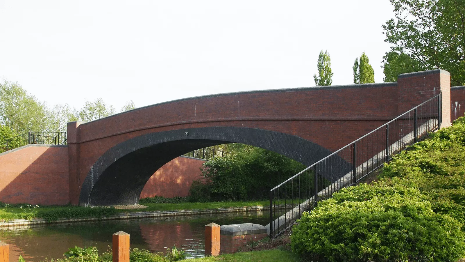 Bridge Engineering CANAL FOOTBRIDGE